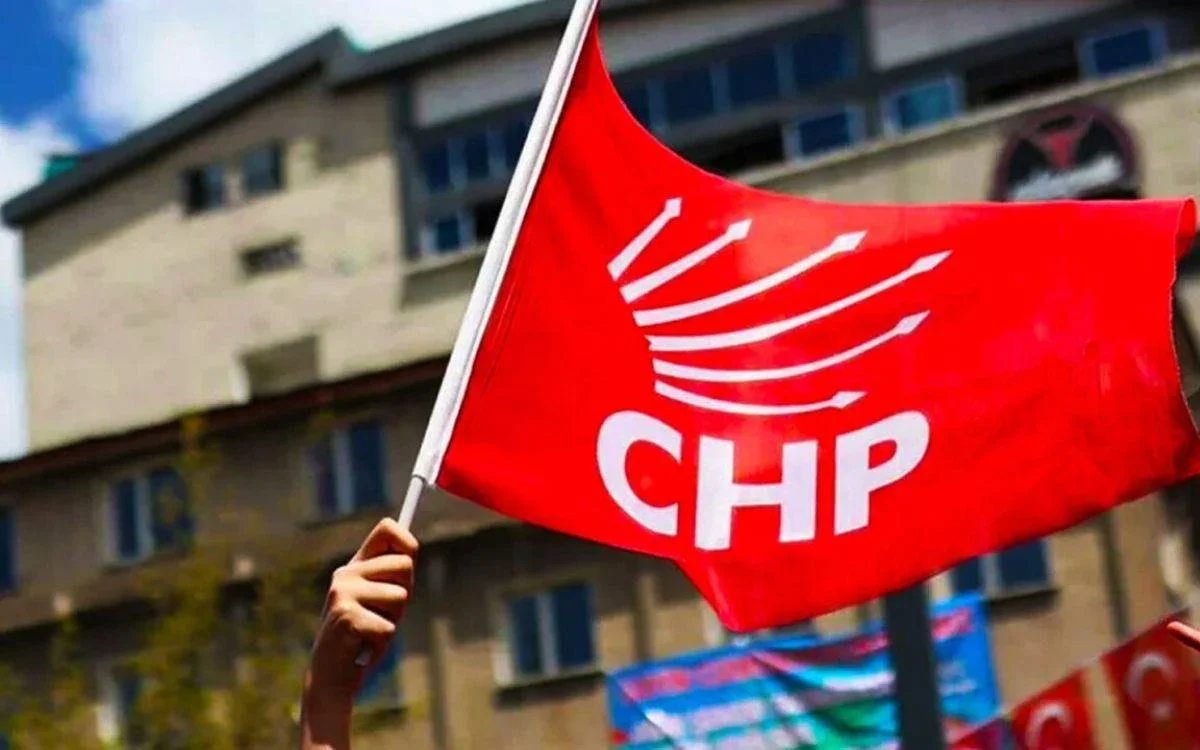 Tugay'ın AK Parti'ye geçmesi sonrası CHP'den Özgür Özel'e tepki: Siz bu arkadaşı hangi yöntemle aday yaptınız?