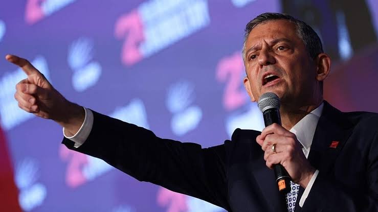 Özgür Özel İzmir için aday profilini açıkladı: Tercihen kadın ve genç olacak