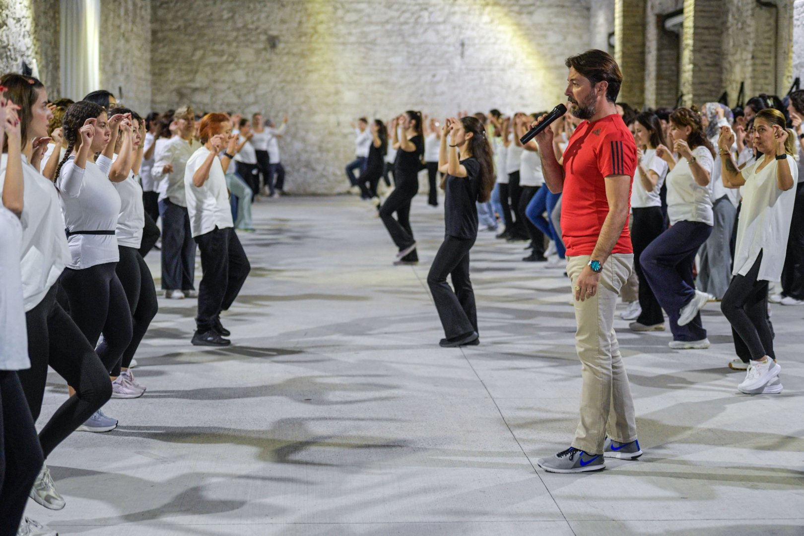 İzmir’de zeybek dersine yoğun ilgi