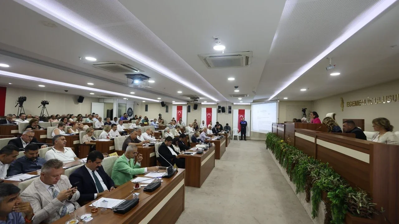 Karabağlar Yeni Parti'de istifalar! Çoğunluk Cumhur İttifakı'na geçti