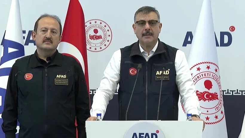 İstanbul'daki Sel Felaketinde Son Durum Ne? Bakan Çiftçi Bilançoyu Açıkladı: 2 Bin 727 Kişi Tahliye Edildi, 48 İl İçin Uyarı
