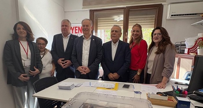 Aziz Kocaoğlu Oyunu Urla’da Kullandı