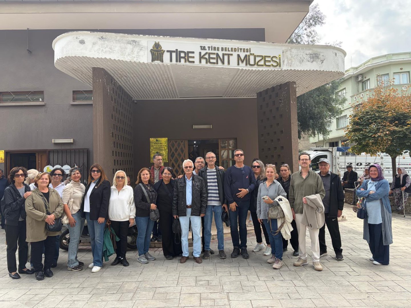 Konak Belediyesi’nden gaziler ve şehit ailelerine anlamlı gezi