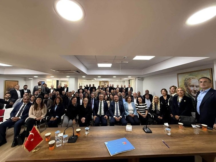 CHP İzmir'de meclis üyeleri toplantısı