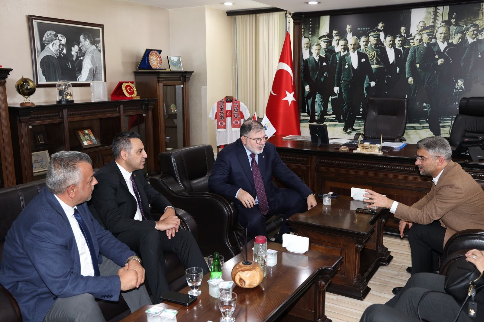 Başkan Yıldız'dan Atatürk portresi açıklaması: Haberleri kabul etmem mümkün değil