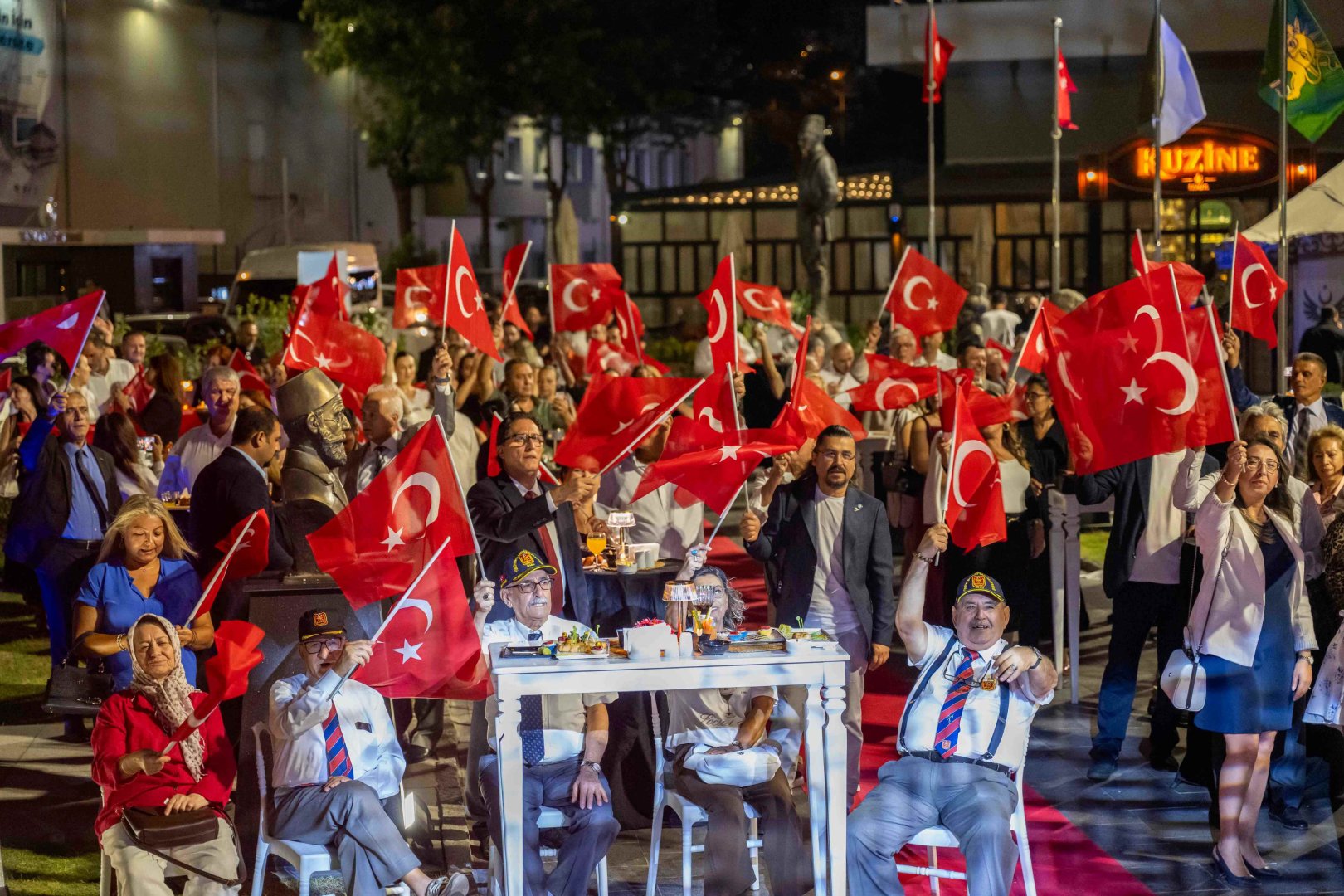 Tarihin parlayan yüzü Abide-i Hürriyet Meydanı’nda büyük buluşma